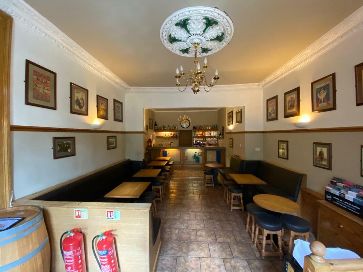 Auld Mill House Hotel ダンファームリン エクステリア 写真